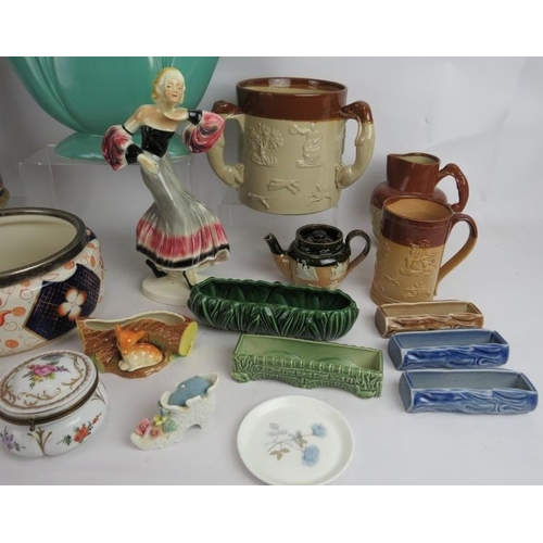 271 - A mixed lot of pottery and stoneware including Doulton, Wade, Hornsea, Dartmouth, Sylvac and Royal C... 