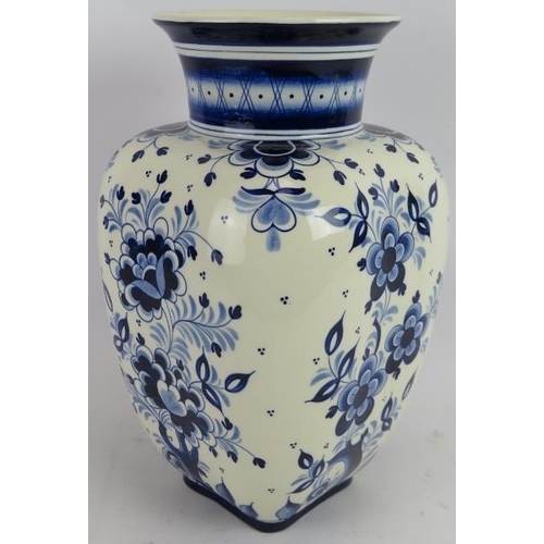 290 - A hand decorated Delft style Dresden pottery vase of square form. Height: 35cm.
Condition report: Mi... 