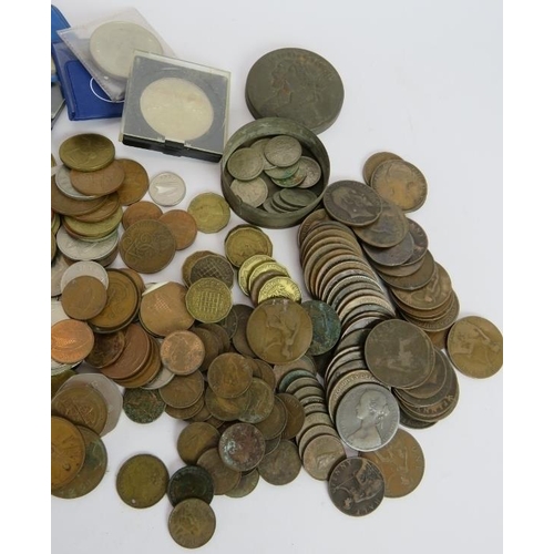 300 - A quantity of mainly British and  Irish coins, Queen Victoria to Queen Elizabeth II.
Condition repor... 