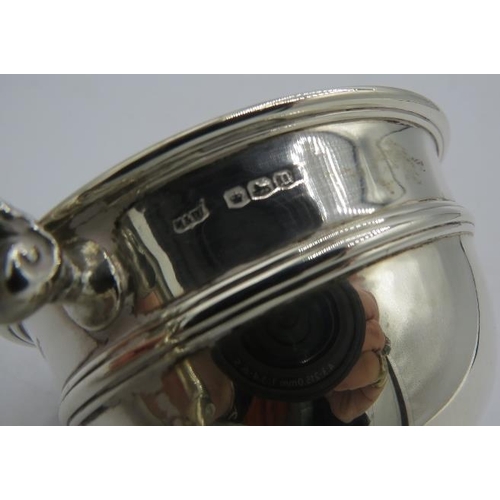 313 - A small two handled pedestal silver trophy engraved 'Replica B.G.C. 1932'. Approx: 2 1/2