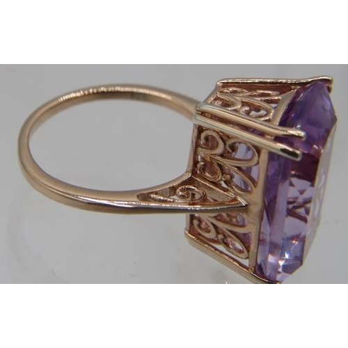 352 - Pink Amethyst cocktail ring. Size O. Large faceted , 18 x 13mm high set cushion cut solitaire. Good ... 