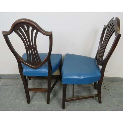 779 - A pair of Edwardian mahogany occasional chairs, with pierced back splats in the manner of Hepplewhit... 