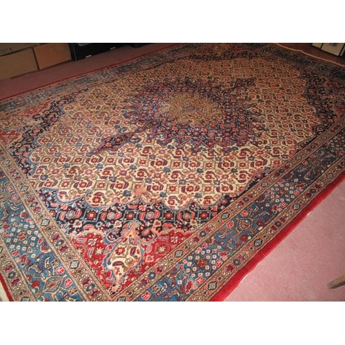 914 - North East Persian meshed Belouch rug, central pattern on a cream ground. In very good condition. 31... 