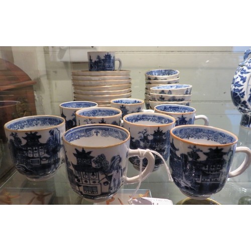 44 - An 18th century Chinese blue and white export porcelain 29 piece part tea set, comprising 10 tea bow... 