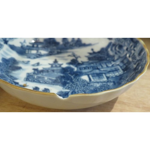 44 - An 18th century Chinese blue and white export porcelain 29 piece part tea set, comprising 10 tea bow... 