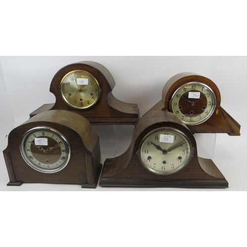 132 - Four vintage striking and chiming mantle clocks. Two missing pendulums. (4).
Condition report: Mixed... 