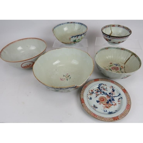 146 - 11 18th century Chinese bowls, plates and vases.

Condition report: All broken, some staple repairs,... 