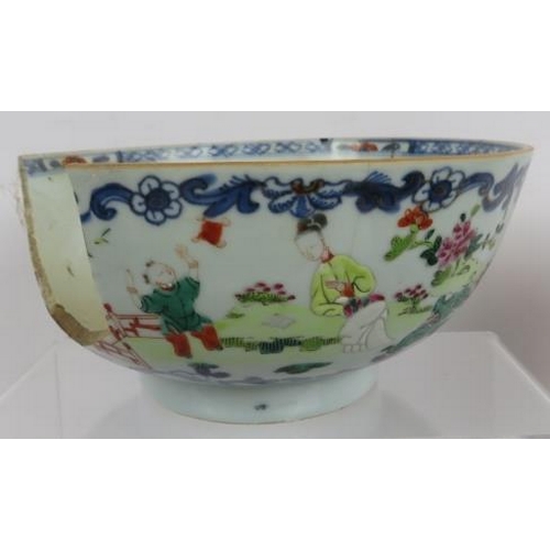 146 - 11 18th century Chinese bowls, plates and vases.

Condition report: All broken, some staple repairs,... 