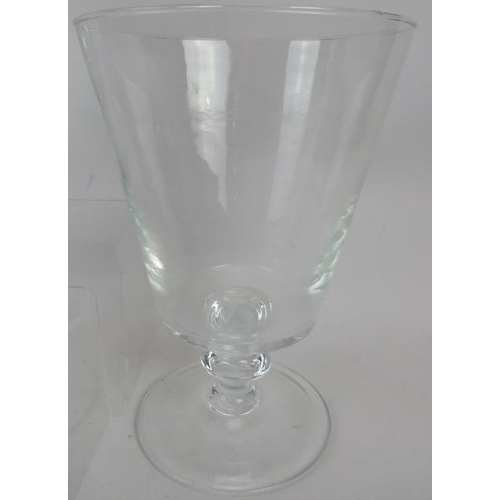 161 - Oversized wine glass, 28cm height, etched vase, flared rim vase, 2 cut glass bowls, 2 jugs. (7).
Con... 