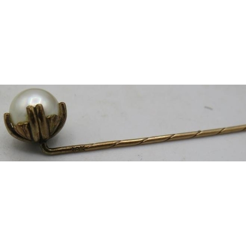 418 - A single pearl 10ct yellow gold stick pin, pearl 8mm across, boxed and a gold filled Wahl pen, boxed... 