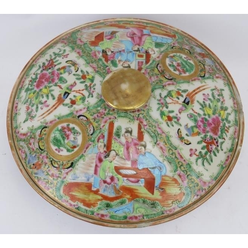 117 - A large Chinese Export Famille Rose medallion soup tureen and cover, 19th century. 10.3 in (26.2 cm)... 