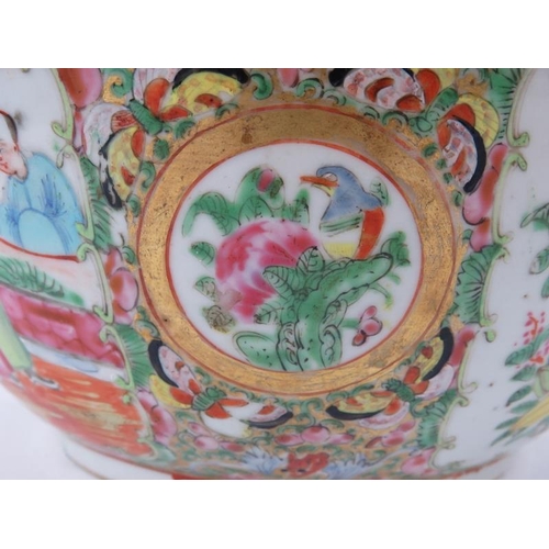 117 - A large Chinese Export Famille Rose medallion soup tureen and cover, 19th century. 10.3 in (26.2 cm)... 