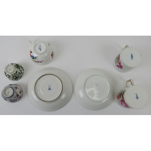 129 - A group of Meissen and Meissen style of porcelain wares, 19th century. (7 items) Comprising five cup... 