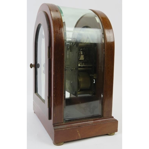 17 - A mahogany and glass table clock, early 20th century. With polished steel Roman numeral dial. Pendul... 