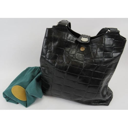 318 - A Mulberry large black handbag with original Mulberry plaid lining, 039356.
Condition report: Good c... 