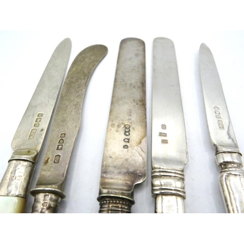 328 - An assortment of mainly silver fruit knives & forks with mother of pearl handles, a Chinese knife wi... 