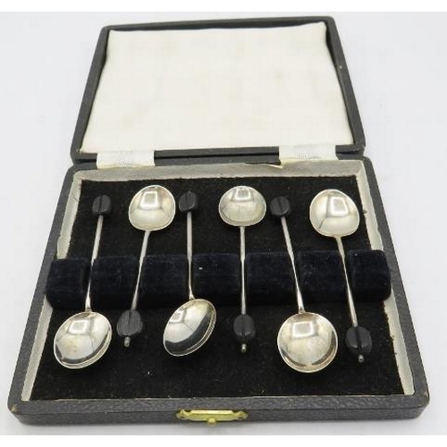 436 - A set of six silver coffee bean terminal coffee spoons, Birmingham 1941, boxed. Approx weight 1.2 tr... 