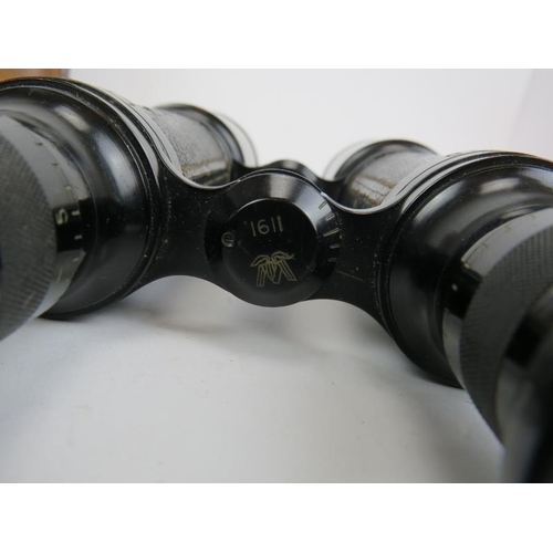 136 - A rare pair of Dolland of London field binoculars, early 20th century. When viewed the image is inve... 