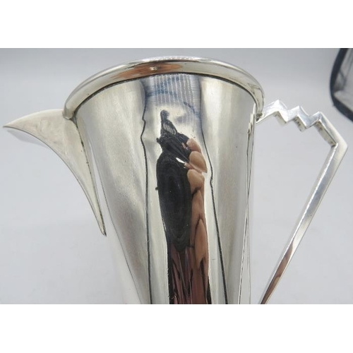 302 - An Art Deco silver jug, Birmingham 1934. Approx 4 1/2