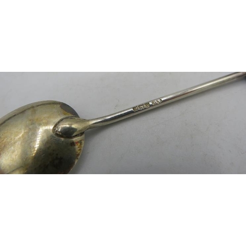 428 - A set of six silver coffee bean terminal coffee spoons, Birmingham 1941, boxed. Approx weight 1.2 tr... 