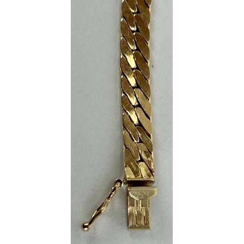 361 - A 10ct yellow gold link bracelet. Approx weight 8.2 grams.
Condition report: Good condition.