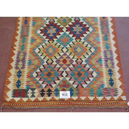 911 - A fine Anatolian Turkish Kilim rug, vibrant colours and in good condition. 193 x 120.