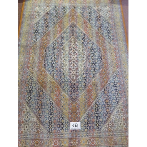 918 - A Persian style wall hanging/rug, very light weight and in good condition. 210 x 140.