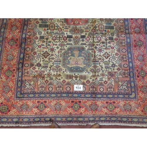 924 - A fine quality Persian Mahal carpet, 3 central motifs surrounded by stylised animal and abstracts. I... 