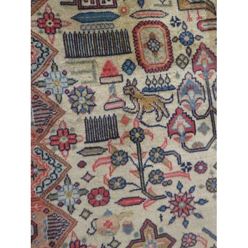 924 - A fine quality Persian Mahal carpet, 3 central motifs surrounded by stylised animal and abstracts. I... 