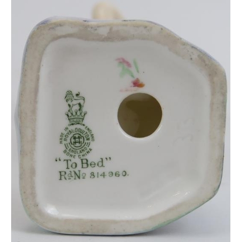 147 - A group of Royal Doulton and Doulton Lambeth ceramic wares, late 19th/20th century. Items include a ... 