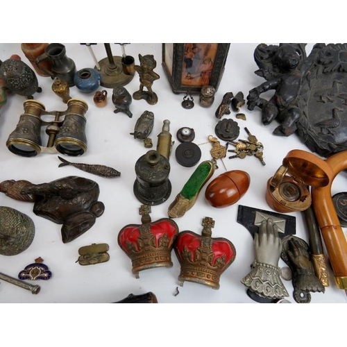 173 - A large collection of antique and vintage collectables. Notable items include: A group of miniature ... 