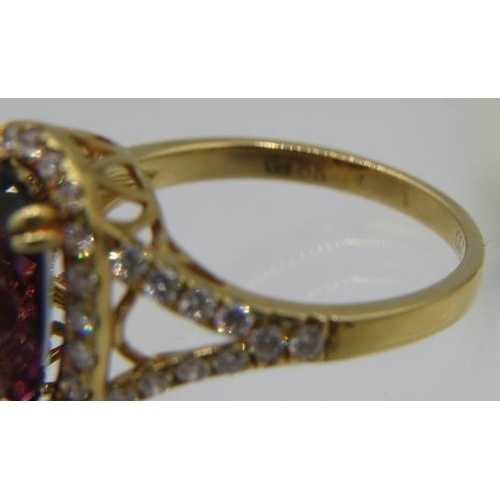 363 - A fine natural Myanmar (Burma) spinel & diamond 18ct yellow gold ring. The spinel  is pinkish/purple... 