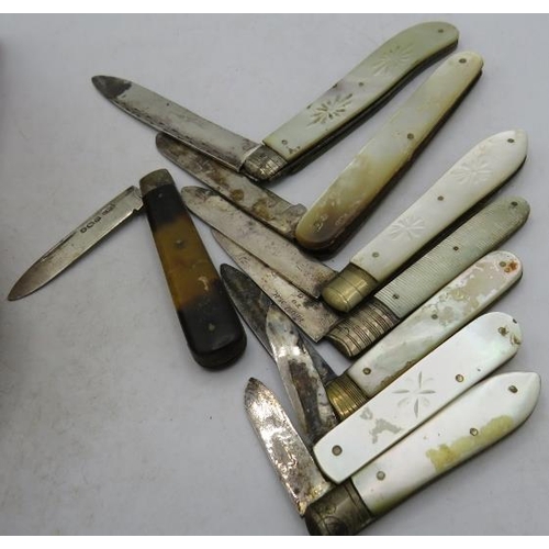 374 - A collection of eight silver bladed fruit knives/pen knives. Seven having mother of pearl handles. A... 