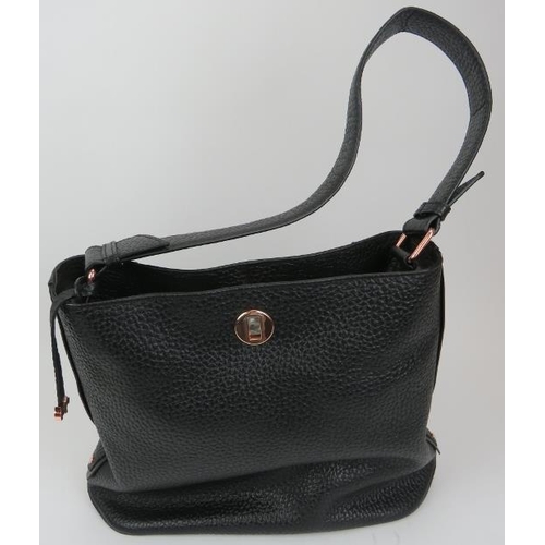 491 - A large Radley black handbag.
Provenance: Part of a private collection of designer luxury goods boug... 