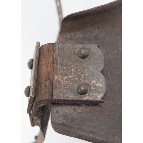 99 - An English wrought iron back plate, probably mid 17th century. Very similar to English armour exampl... 