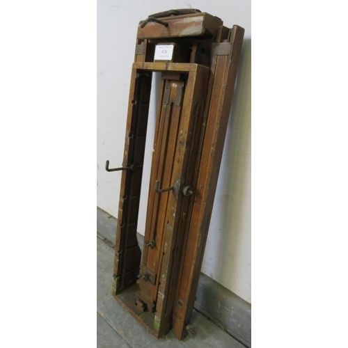 838 - An antique folding portable artist’s easel, on a tripod stand.
H172cm W65cm D108cm (approx).
Conditi... 