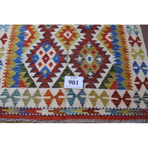 901 - A fine Chobi Kilim rug. Good vibrant colours and in excellent condition. 150cm x 101cm.