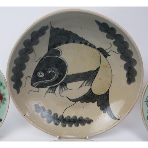 118 - A group of Chinese and Korean provincial and export ceramic wares. (10 items) Largest fish dish: 23 ... 