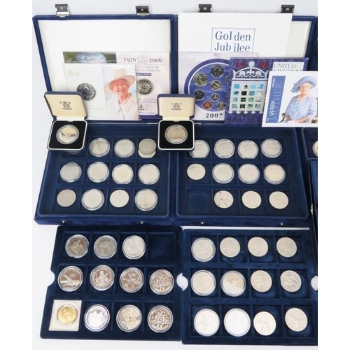 50 - A large collection of British commemorative coins, late 20th/ early 21st century. Notable coins incl... 