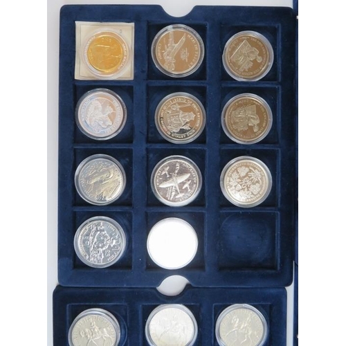 50 - A large collection of British commemorative coins, late 20th/ early 21st century. Notable coins incl... 