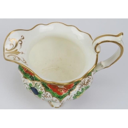 8 - A Chamberlain’s Worcester ‘Dragon in Compartments’ pattern polychrome porcelain plate and milk jug, ... 