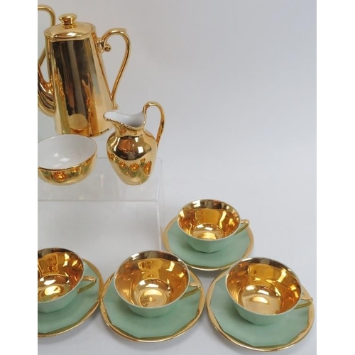 83 - A Limoges ‘R.G. Montigny’ pattern tea set and a Royal Worcester ‘Fireproof’ set. Twenty one pieces o... 