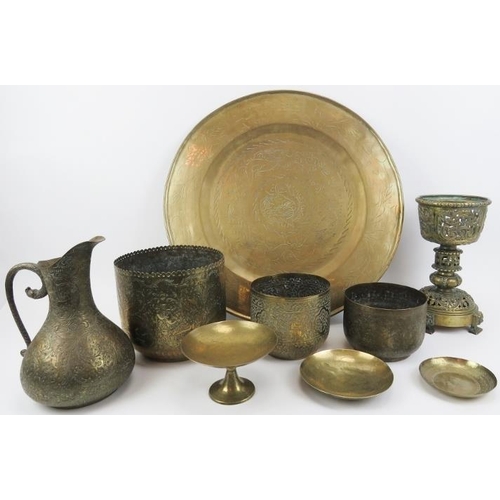 203 - A group of brassware items, 19th/20th century. Comprising a Victorian pierced brass receptacle with ... 