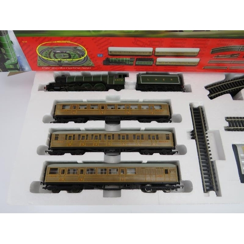 259 - A Hornby OO Gauge Flying Scotsman Train Set. Boxed (R1167 set). Comprising The Flying Scotsman LNER ... 