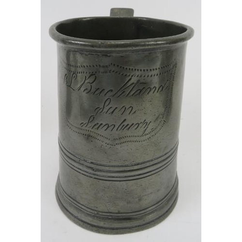 297 - A group of pewter tankards and plates, 18th/19th century. (9 items) Tallest tankard: 16 cm height. 
... 