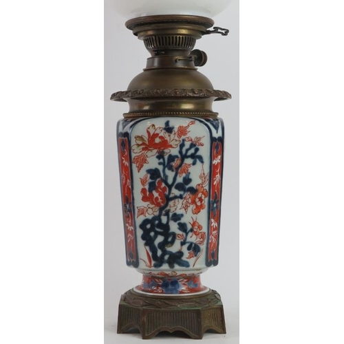 38 - A Japanese Imari porcelain Hinks & Sons No.2 Duplex oil lamp, late 19th/early 20th century. With a g... 