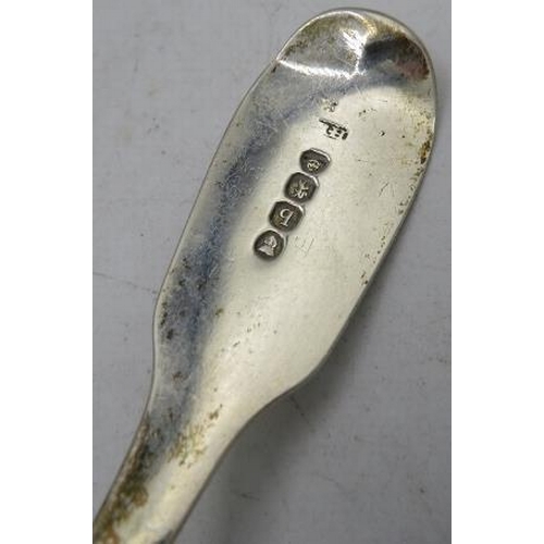 398 - A Georgian silver sifter spoon, London 1831. Approx weight 1.4 troy oz/43 grams.
Condition report: S... 