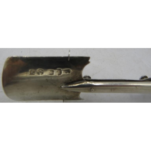 472 - A George II silver stilton scoop with slide action, Birmingham 1814, on a mother of pearl handle.
Co... 