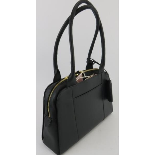 497 - A Radley black handbag with dust bag.
Provenance: Part of a private collection of designer luxury go... 