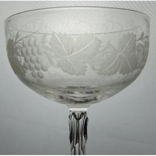 95 - A set of six Victorian engraved drinking glasses. Each glass engraved with grapes and vine leaves. (... 